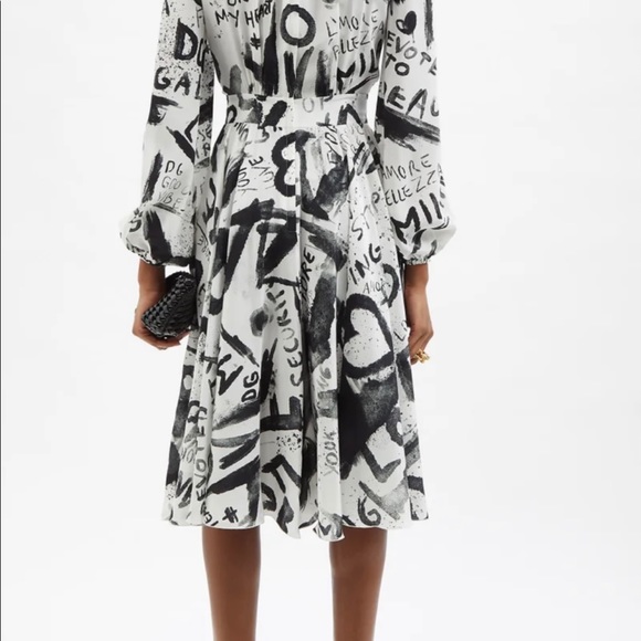 Dolce and Gabanna graffiti silk dress. Worn 1 time a couple of hours. - Picture 5 of 8